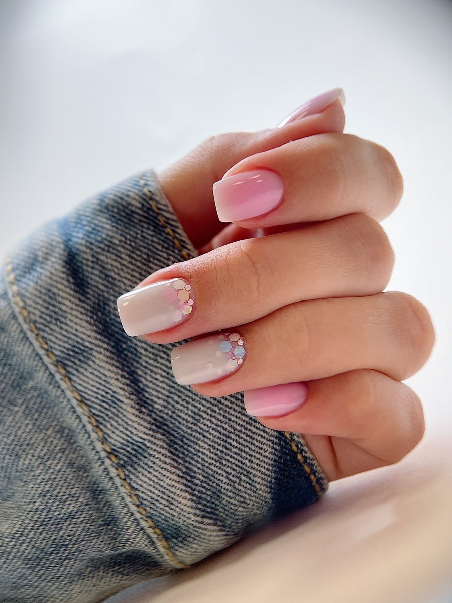 Nude Manicure